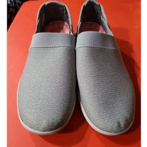 Women's Crocs Reviva comfort  size 8